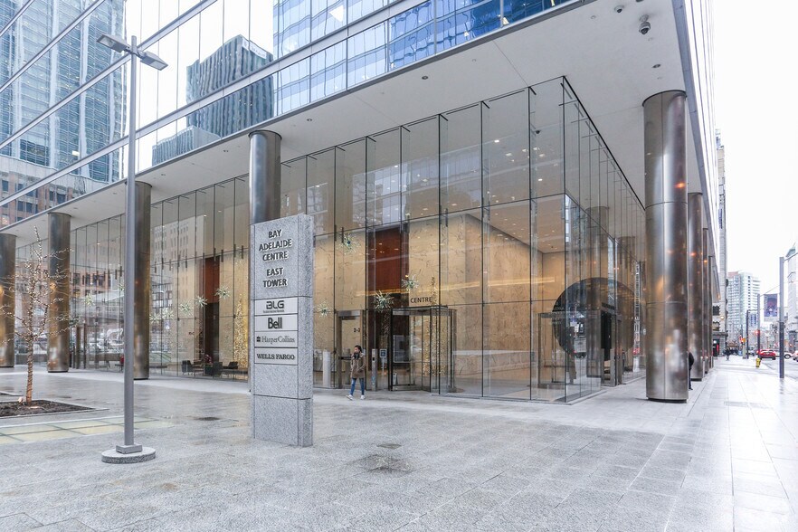 22 Adelaide St W, Toronto, ON à louer - Photo du bâtiment - Image 2 de 13