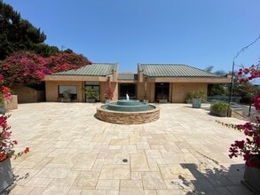22761 Pacific Coast Hwy, Malibu, CA for lease Building Photo- Image 2 of 8