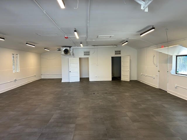 2217 Irvingdale Dr, Chamblee, GA à louer - Photo du bâtiment - Image 2 de 3