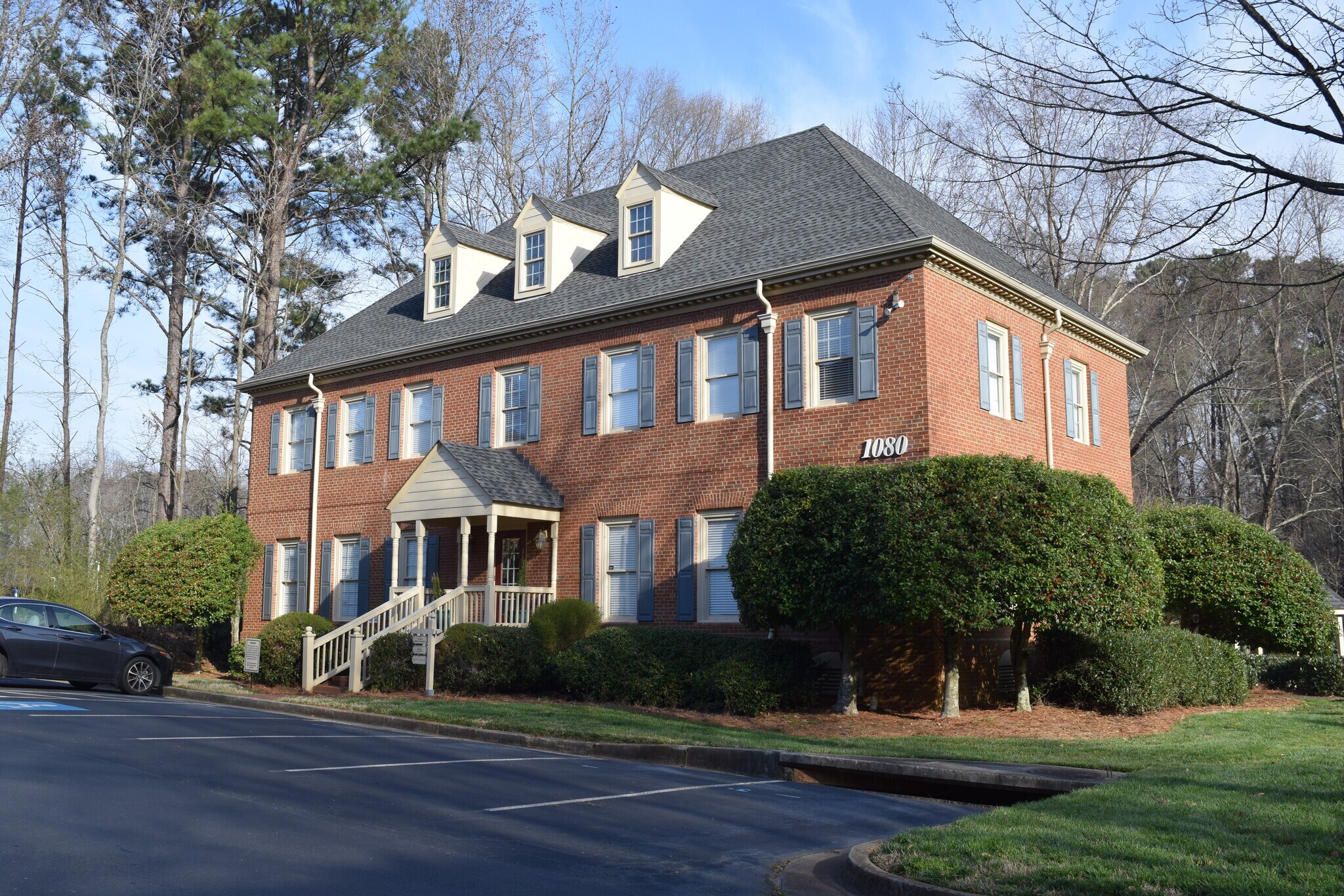 1080 Cambridge Sq, Alpharetta, GA à vendre Photo du bâtiment- Image 1 de 5