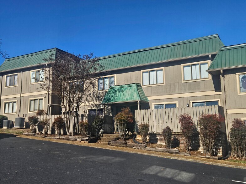 2225 Golf Rd SW, Huntsville, AL à vendre - Photo du bâtiment - Image 2 de 46