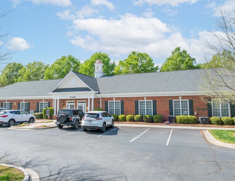17228 Lancaster Hwy, Charlotte, NC à louer - Photo du bâtiment - Image 2 de 11