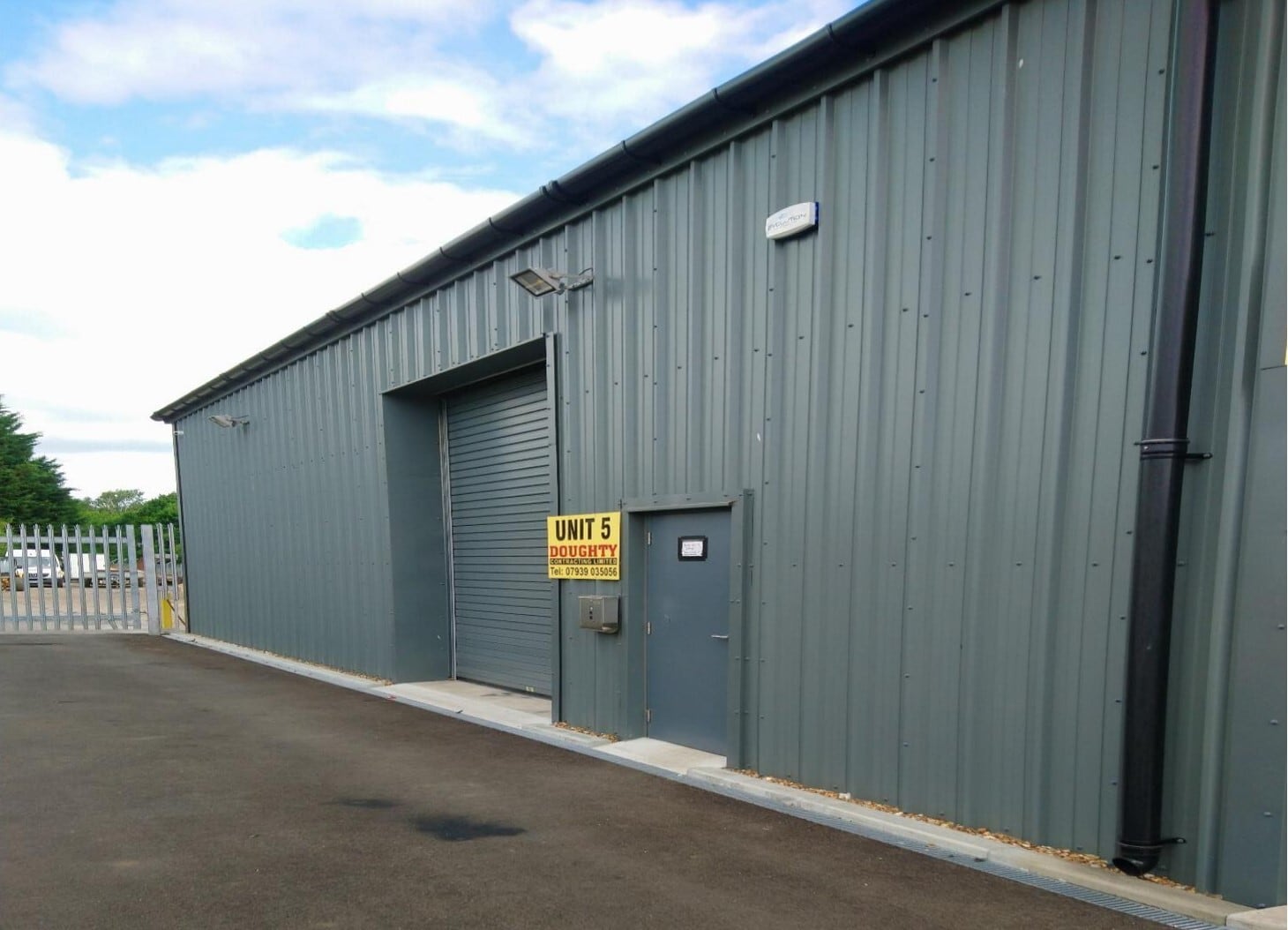 London Rd, Camberley for lease Primary Photo- Image 1 of 3