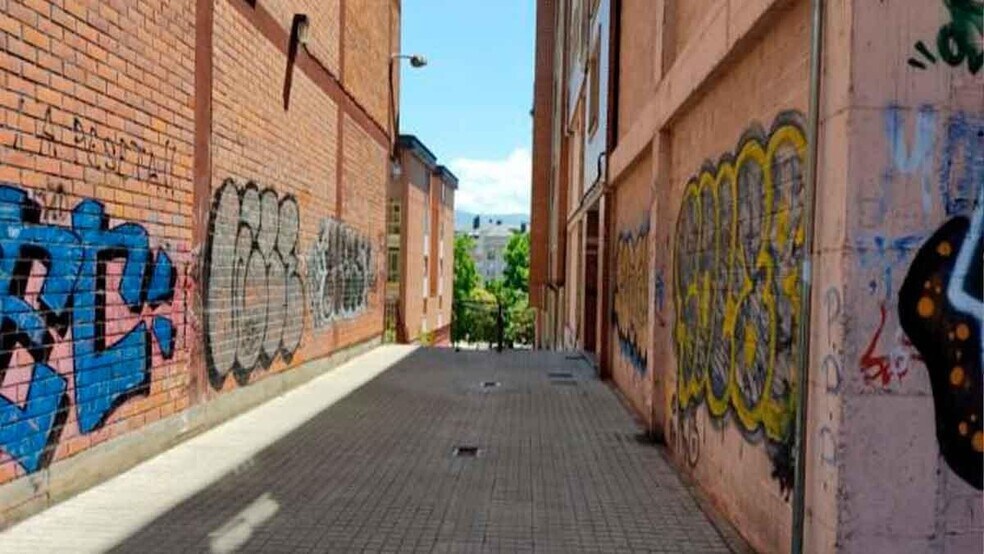 Commerce de détail dans Ponferrada, León à vendre - Photo du bâtiment - Image 3 de 5