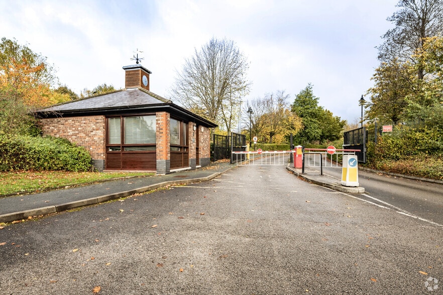 Greenalls Ave, Warrington for lease - Primary Photo - Image 1 of 2