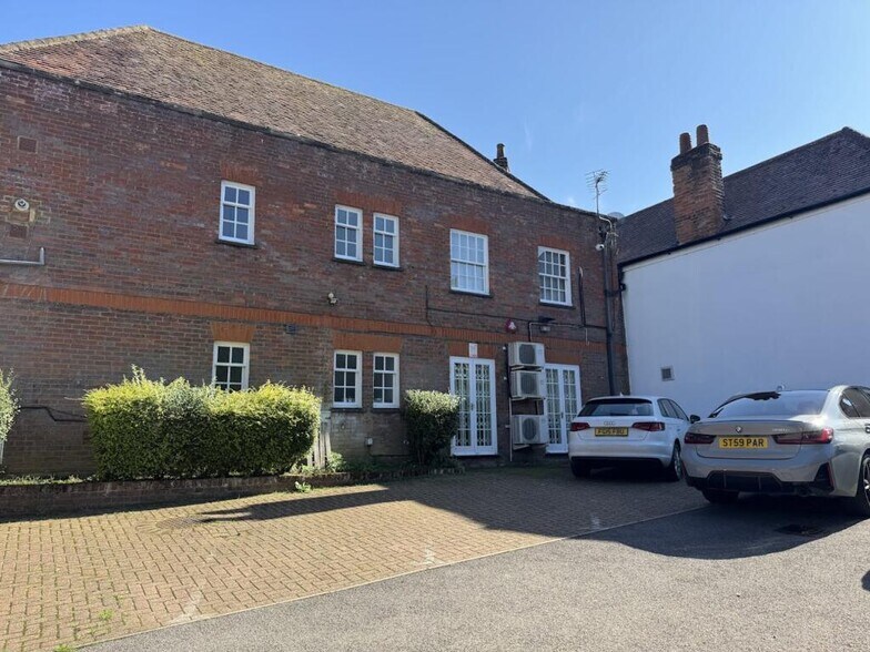 13 High St, Elstree à vendre - Photo du bâtiment - Image 2 de 13