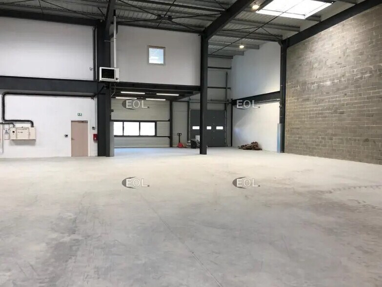 Industrial in for lease - Building Photo - Image 3 of 8
