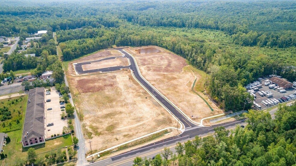 Richmond Hwy & Musante Ln, Fredericksburg, VA à louer - Photo du bâtiment - Image 3 de 18