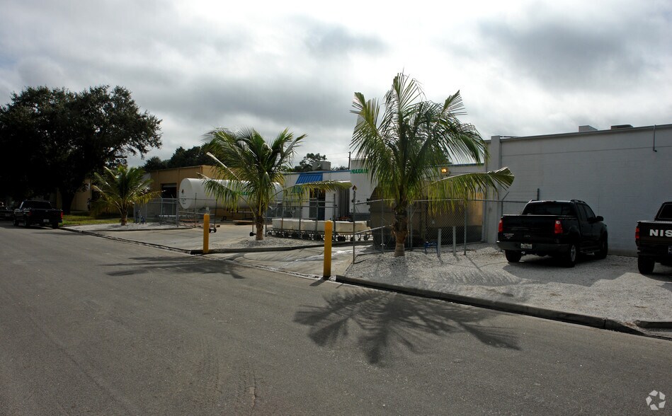 4520 8th Ave S, Saint Petersburg, FL à vendre - Photo du bâtiment - Image 2 de 2