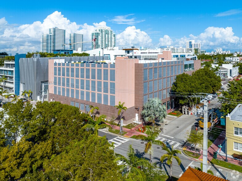 1000 5th St, Miami Beach, FL à louer - Photo du bâtiment - Image 2 de 17