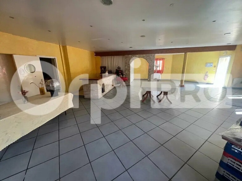 Flex in Saint-Michel-sur-Orge for sale - Building Photo - Image 3 of 10