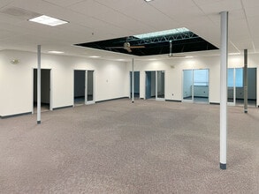 300 N Stonestreet Ave, Rockville, MD for lease Interior Photo- Image 2 of 8