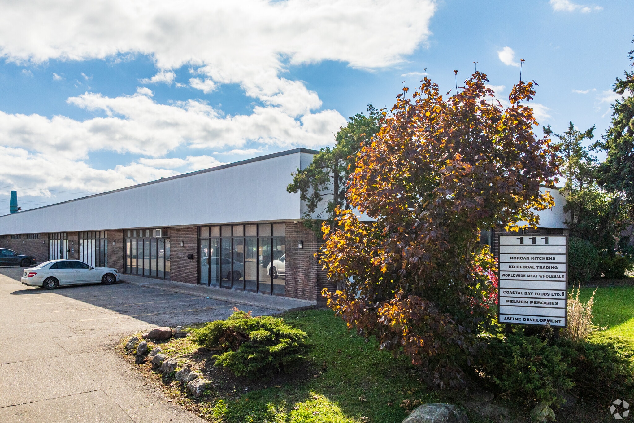 111 Martin Ross Ave, Toronto, ON for lease Primary Photo- Image 1 of 4