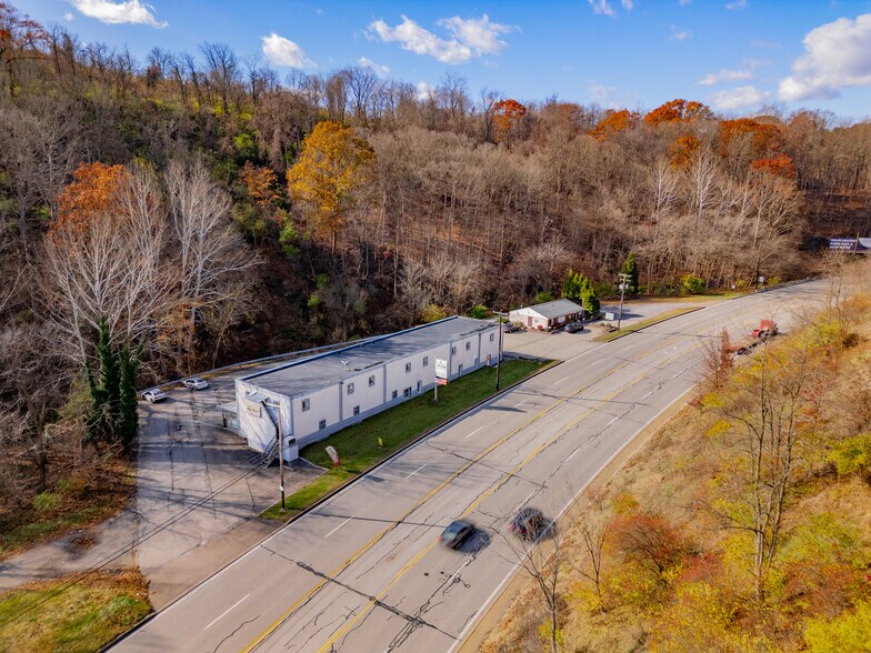 1450 Pa-51, Clairton, PA à louer - Photo du bâtiment - Image 2 de 40