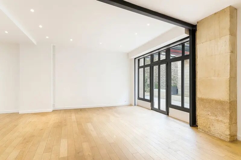 5 Rue Cyrano De Bergerac, Paris à louer - Photo du bâtiment - Image 3 de 10