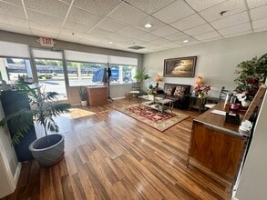 3655 Cherokee St, Kennesaw, GA for lease Lobby- Image 2 of 11
