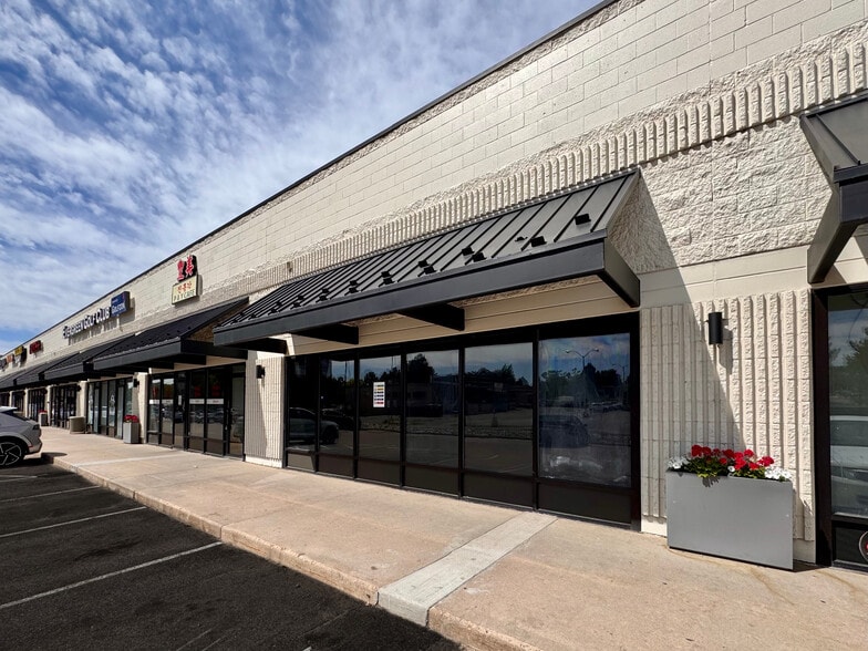2751 S Parker Rd, Aurora, CO à louer - Photo du bâtiment - Image 1 de 3