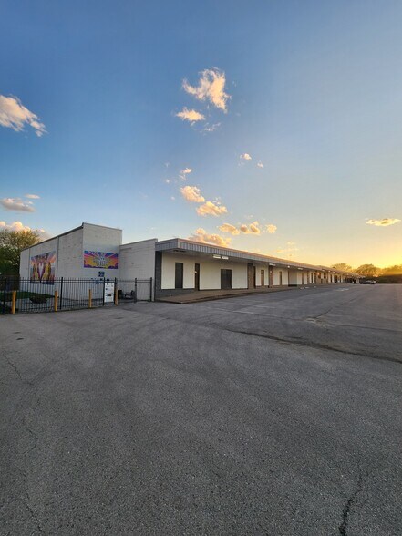 530-616 E 46th St N, Tulsa, OK for lease - Building Photo - Image 3 of 4