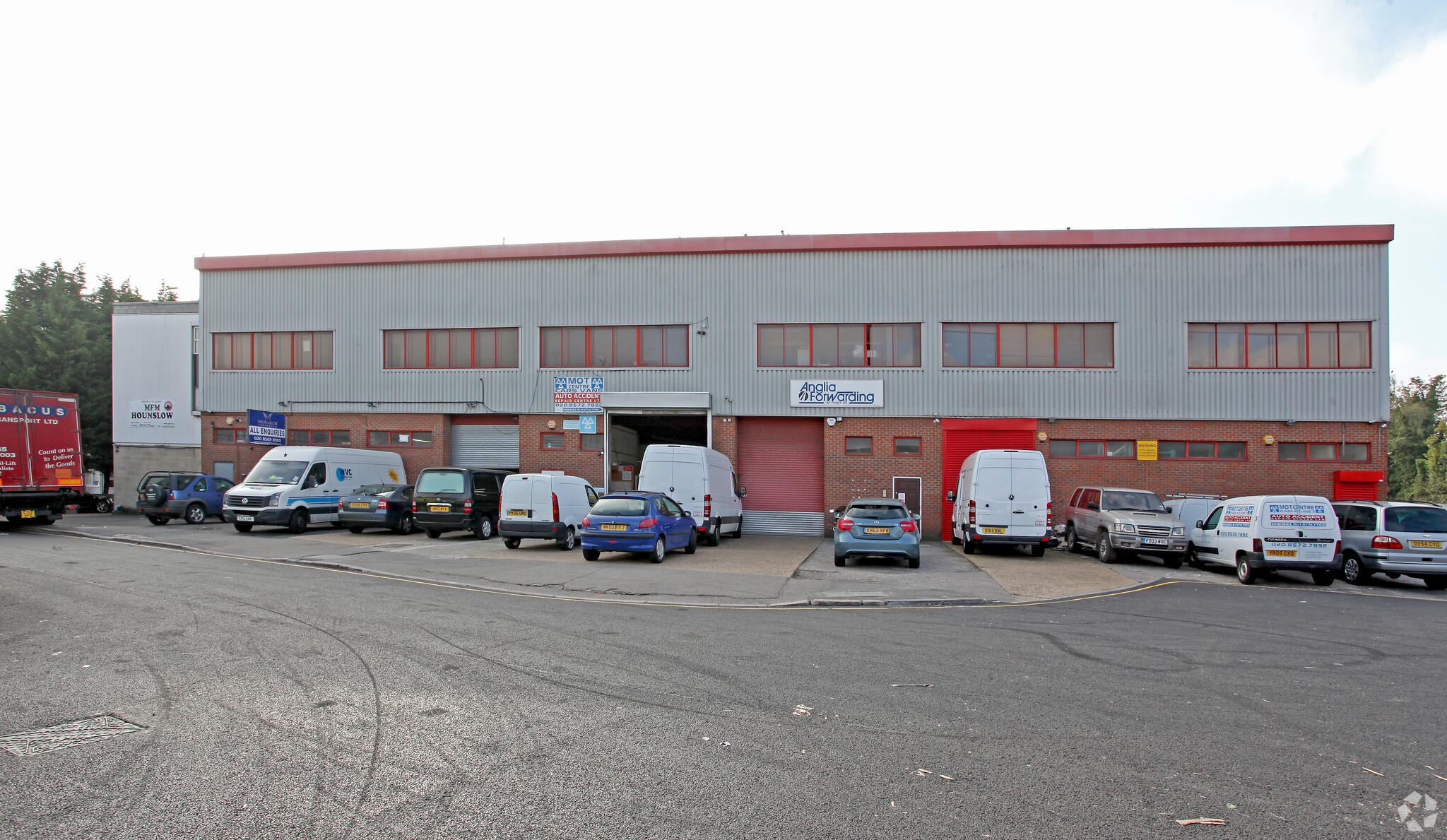 Amberley Way, Hounslow for sale Primary Photo- Image 1 of 6