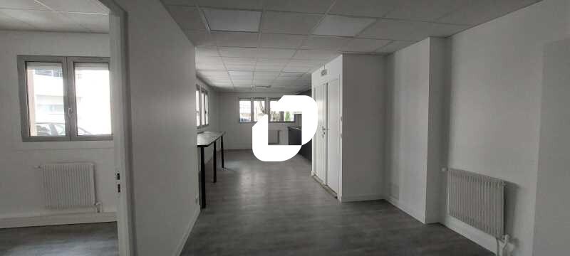 Office in Paris for sale - Interior Photo - Image 1 of 7