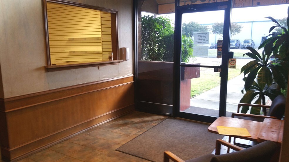 1155 Cedar Ridge Dr, Duncanville, TX à louer - Photo intérieure - Image 3 de 12