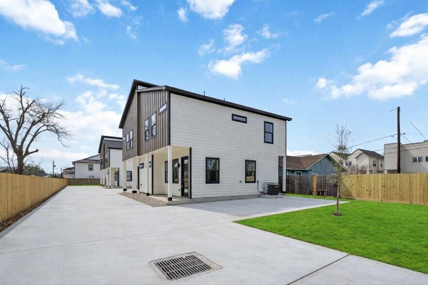 4804 Carmen Street #A-B, Houston, TX à vendre - Photo du bâtiment - Image 3 de 24