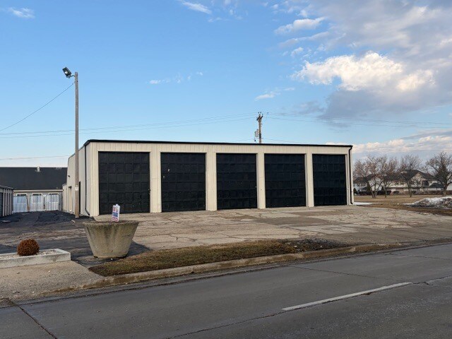 1552 22nd Ave, Kenosha, WI à vendre - Photo du bâtiment - Image 2 de 4