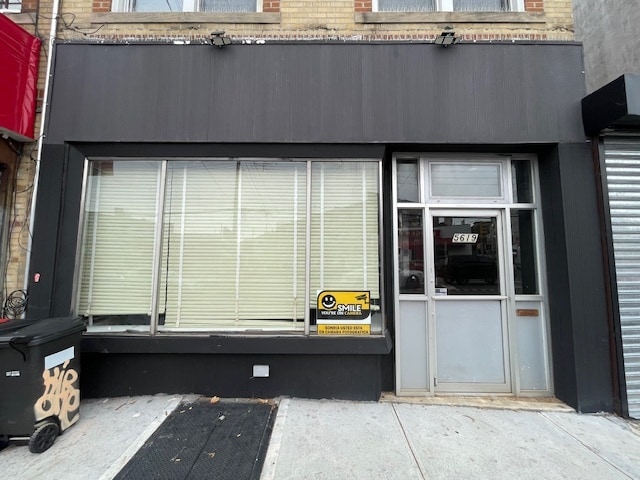 5619 Metropolitan Ave, Ridgewood, NY for lease - Building Photo - Image 2 of 10