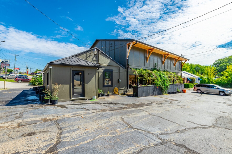 4608 Hixson Pike, Hixson, TN for lease - Building Photo - Image 1 of 49