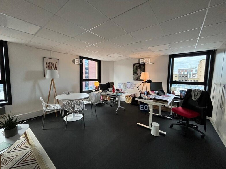 Bureau dans Évry-Courcouronnes à vendre - Photo intérieure - Image 2 de 16
