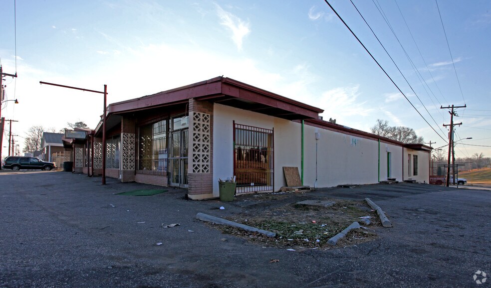 5455 Wilkinson Blvd, Charlotte, NC à louer - Photo du bâtiment - Image 2 de 4