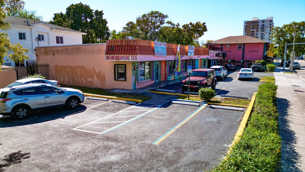 5931-5969 NW 2nd Ave, Miami, FL à louer - Photo du bâtiment - Image 2 de 11