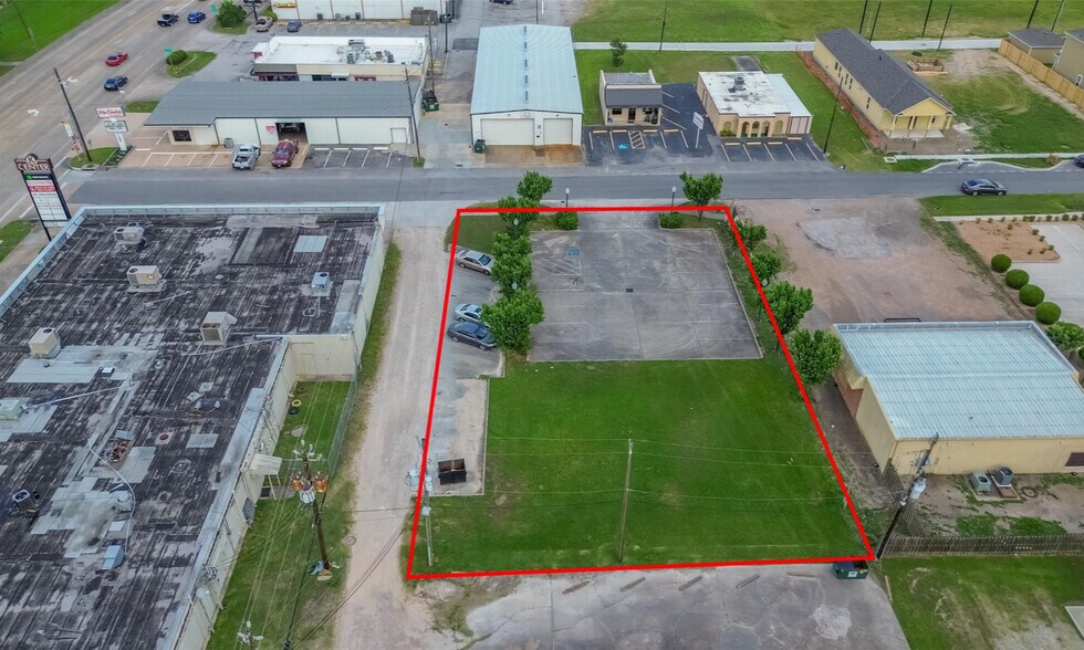 2408 Park Ave, Pearland, TX for sale - Primary Photo - Image 1 of 22