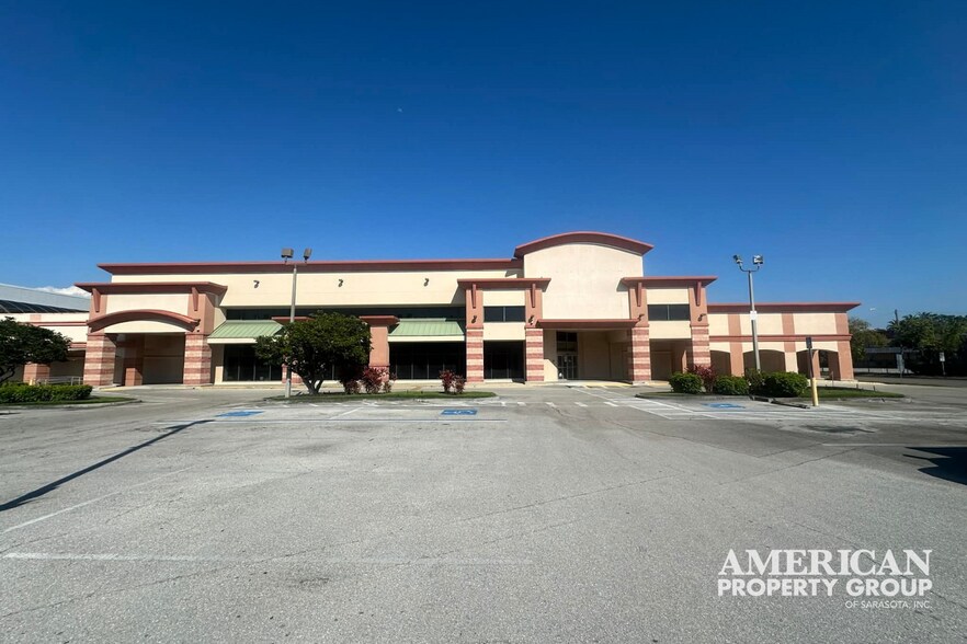 1325 S Tamiami Trl, Sarasota, FL à louer - Photo du bâtiment - Image 2 de 4