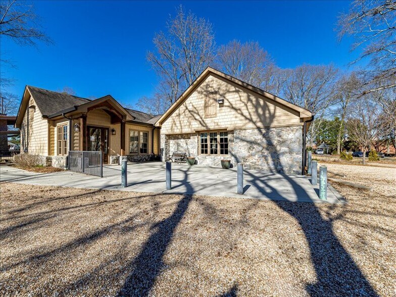 2057 Grayson Hwy, Grayson, GA à vendre - Photo du bâtiment - Image 3 de 20