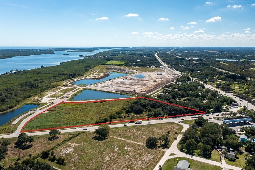 4705 State Road 510, Sebastian, FL à louer - Photo du bâtiment - Image 2 de 3