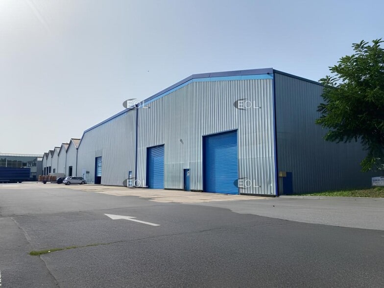 Flex in Corbeil-Essonnes for lease - Building Photo - Image 1 of 2