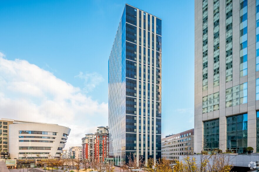7 Allee De L'Arche, Courbevoie à louer - Photo du bâtiment - Image 1 de 22