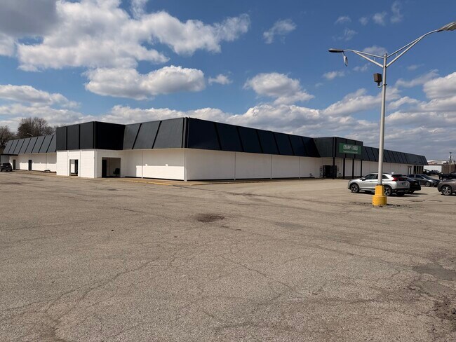Plus de détails pour 2930-2932 Lebanon Church Rd, West Mifflin, PA - Industriel à louer