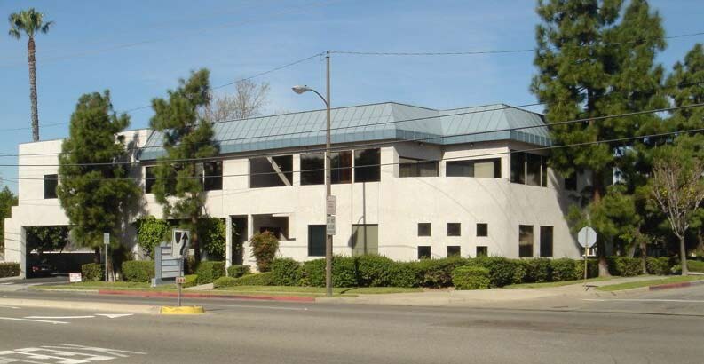 2811 E Katella Ave, Orange, CA à louer - Photo du bâtiment - Image 3 de 5