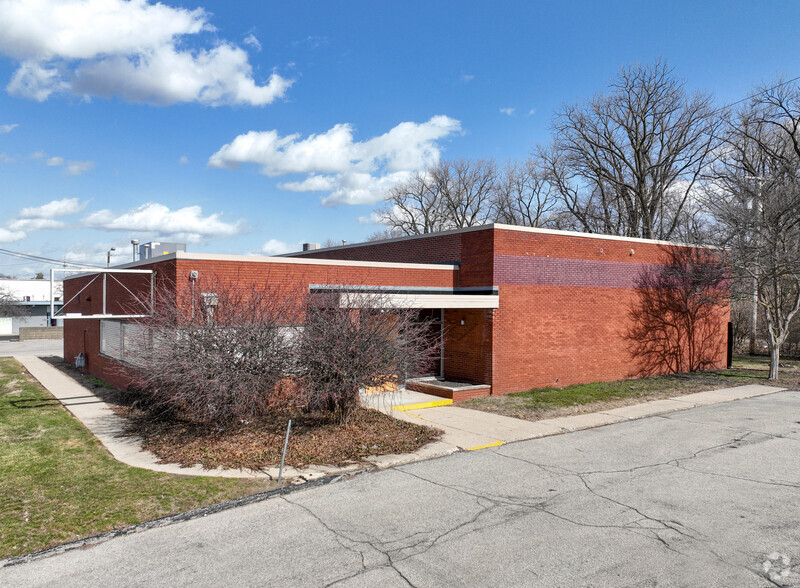 2502 E 52nd St, Indianapolis, IN à vendre - Photo principale - Image 1 de 1