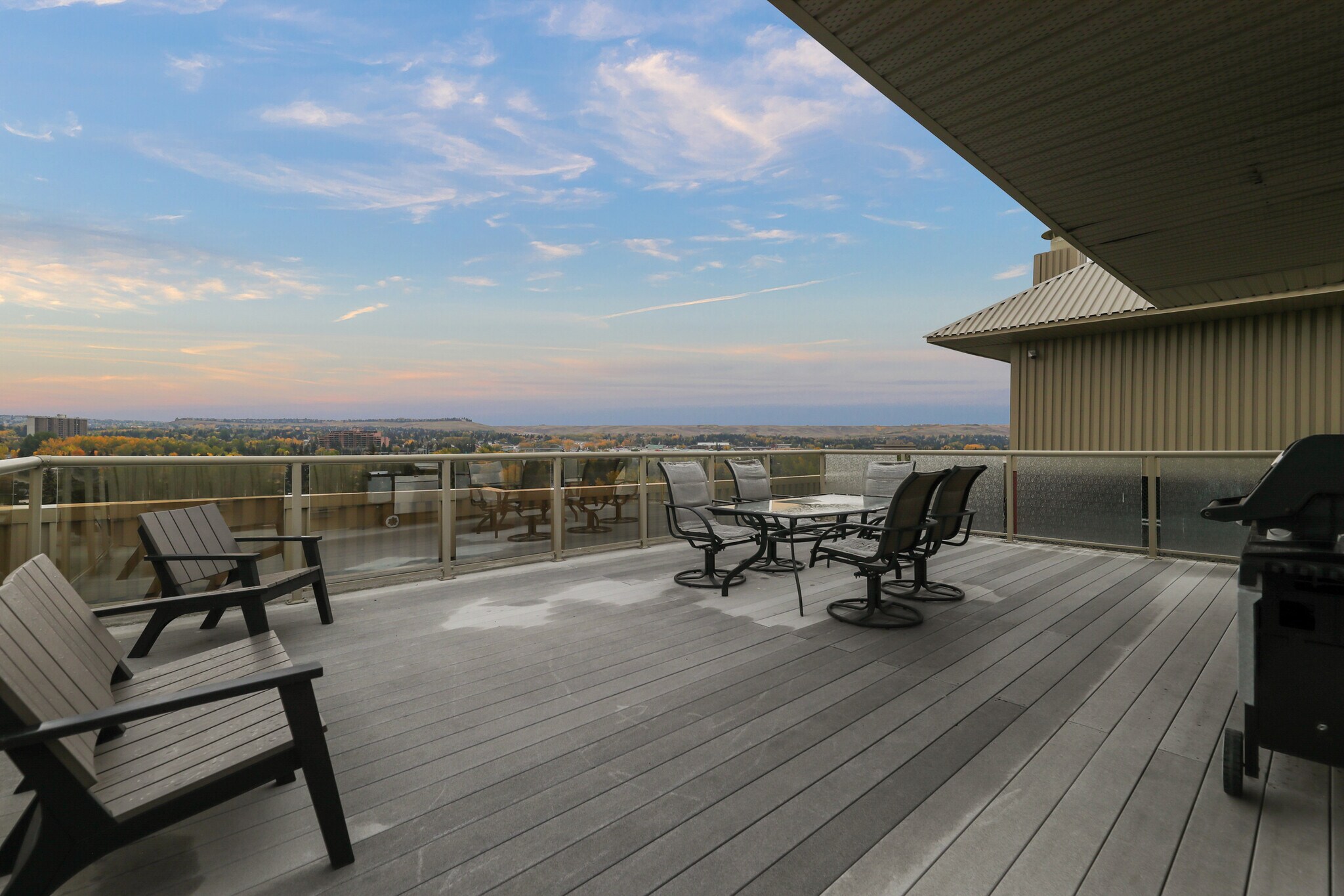 4603 Varsity Dr NW, Calgary, AB à vendre Photo du bâtiment- Image 1 de 1