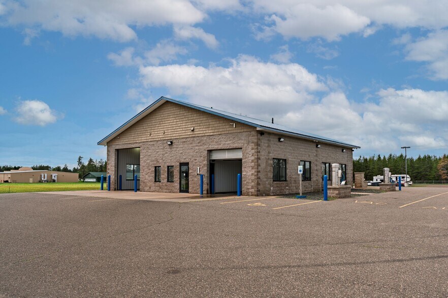 113 M-553, Gwinn, MI à vendre - Photo du bâtiment - Image 3 de 32