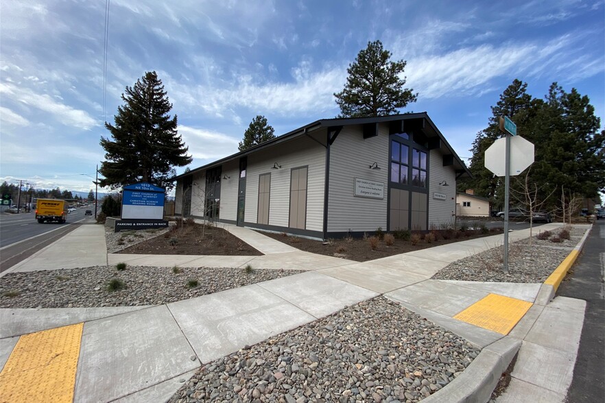 926 NE Greenwood Ave, Bend, OR for sale - Building Photo - Image 1 of 1