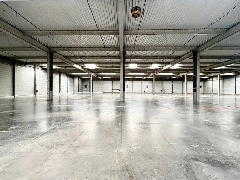 Bureau dans Bussy-Saint-Georges à louer - Photo intérieure - Image 2 de 13