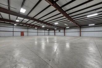 850 Kaderly Dr, Columbus, OH for lease Interior Photo- Image 2 of 16