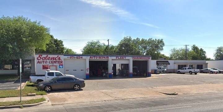 1711 W Anderson Ln, Austin, TX à louer - Photo du bâtiment - Image 1 de 1