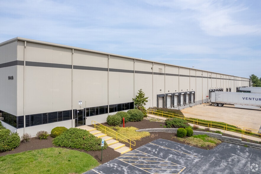 1440 Sheffler Dr, Chambersburg, PA for lease - Building Photo - Image 2 of 5