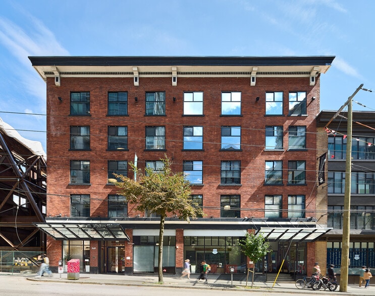 840 Cambie St, Vancouver, BC à vendre - Photo du bâtiment - Image 2 de 4