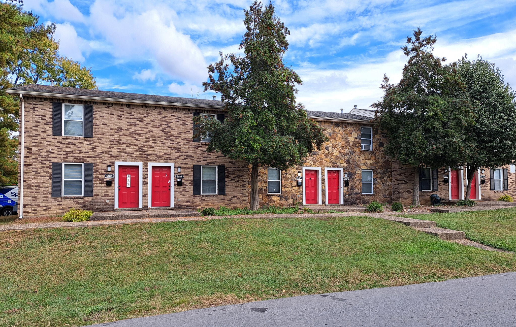 3100 Orchard Manor Cir, Louisville, KY for sale Primary Photo- Image 1 of 13